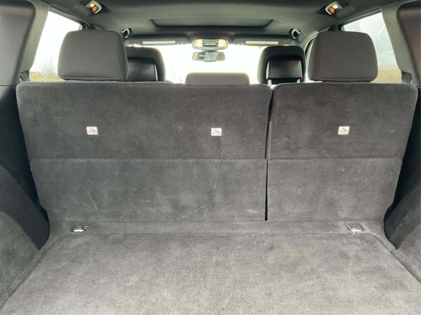 2014 Brilliant Black Crystal P Jeep Grand Cherokee Laredo 4WD (1C4RJFAG5EC) with an 3.6L V6 DOHC 24V engine, 5-Speed Automatic transmission, located at 401 Woodman Dr, Riverside, OH, 45431, (937) 908-9800, 39.760899, -84.123421 - Photo#10