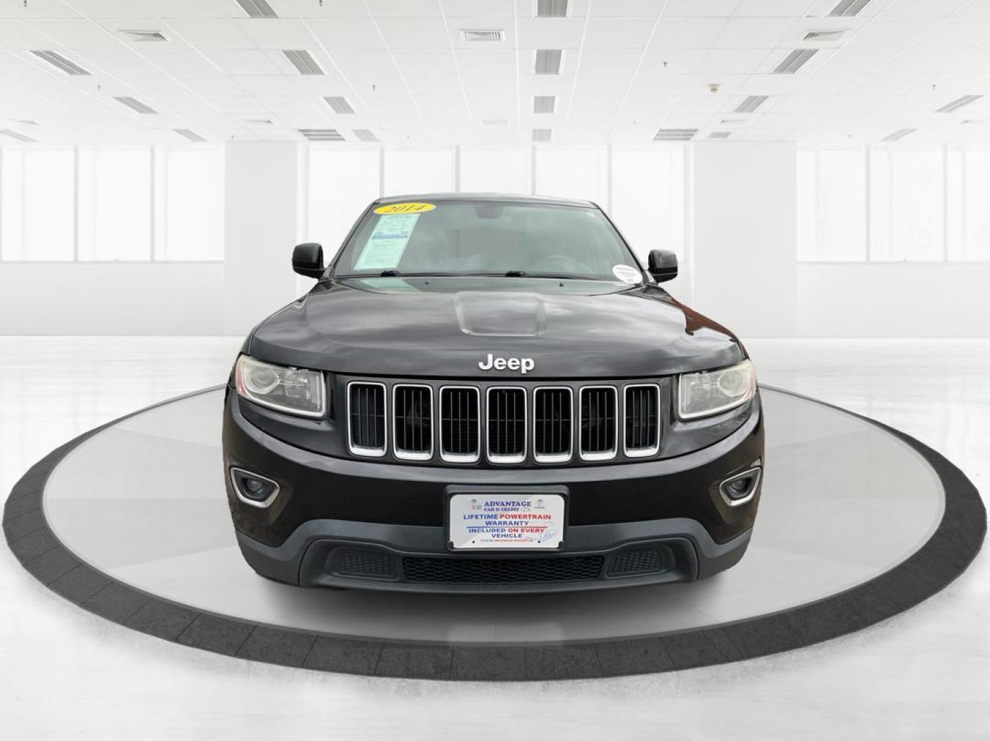 2014 Brilliant Black Crystal P Jeep Grand Cherokee Laredo 4WD (1C4RJFAG5EC) with an 3.6L V6 DOHC 24V engine, 5-Speed Automatic transmission, located at 401 Woodman Dr, Riverside, OH, 45431, (937) 908-9800, 39.760899, -84.123421 - Photo#5
