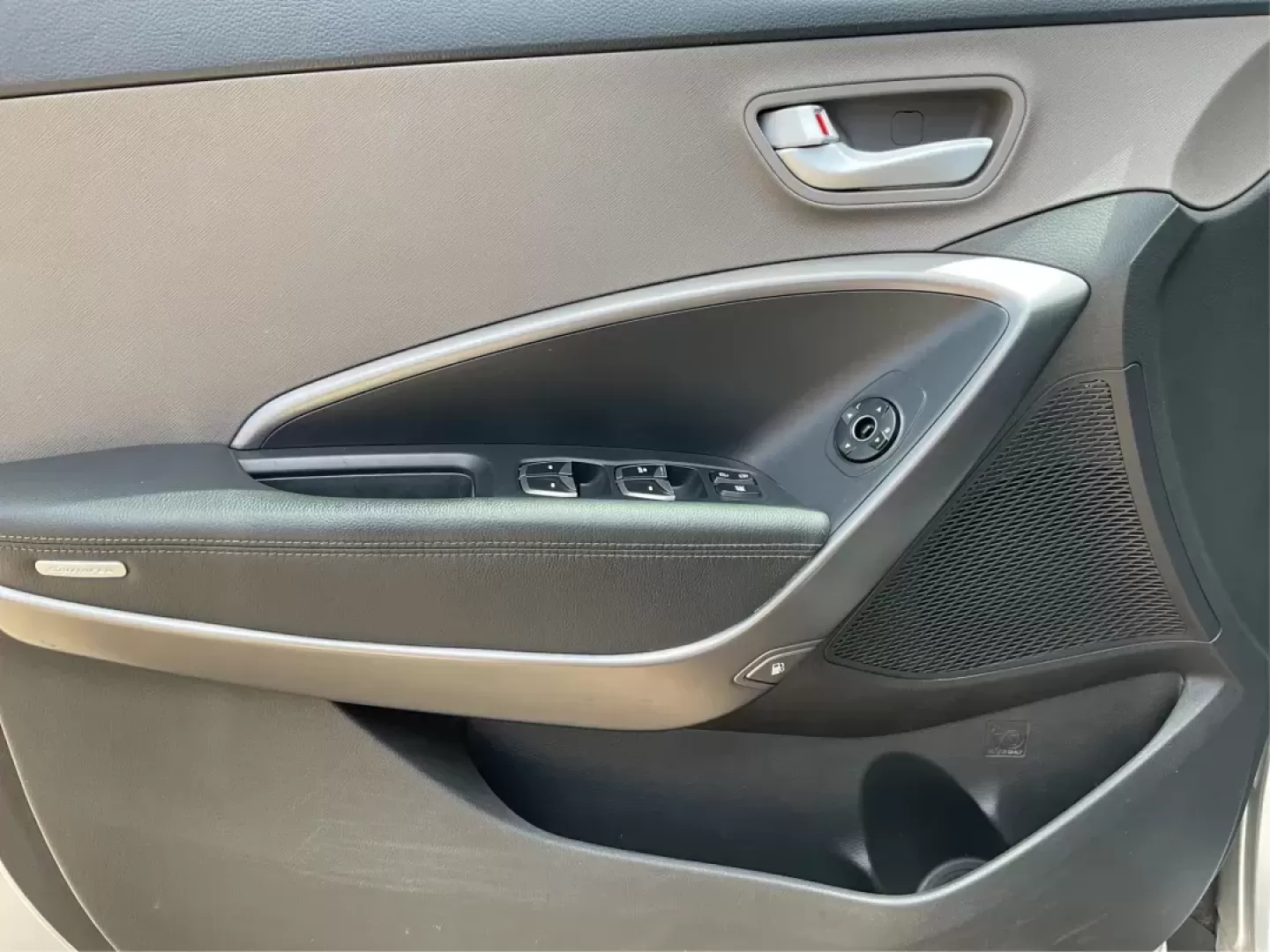 2014 Moonstone Silver Hyundai Santa Fe Sport 2.4 AWD (5XYZUDLB6EG) with an 2.4L L4 DOHC 16V engine, 6-Speed Automatic transmission, located at 8750 N County Rd 25A, Piqua, OH, 45356, (937) 908-9800, 40.164391, -84.232513 - **Adventure Awaits with the 2014 Hyundai Santa Fe Sport 2.4 AWD: Your Perfect Family Companion!** <br /> <br /> Are you searching for a vehicle that seamlessly blends versatility and reliability, ideal for everything from family road trips to daily commutes? Look no further! Advantage Car and Credit - Photo#16