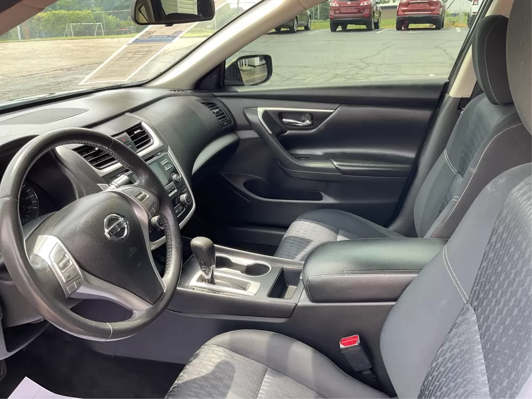 2017 Storm Blue Nissan Altima 2.5 SV (1N4AL3AP0HC) with an 2.5L L4 DOHC 16V engine, Continuously Variable Transmission transmission, located at 8750 N County Rd 25A, Piqua, OH, 45356, (937) 908-9800, 40.164391, -84.232513 - Unlock a seamless driving experience with the 2017 Nissan Altima 2.5 SV, a sedan designed not just for the daily commute but for life's countless adventures. Whether you're navigating the bustling streets of Fairborn, OH, or embarking on weekend getaways with the family, this Altima delivers a perfe - Photo#8