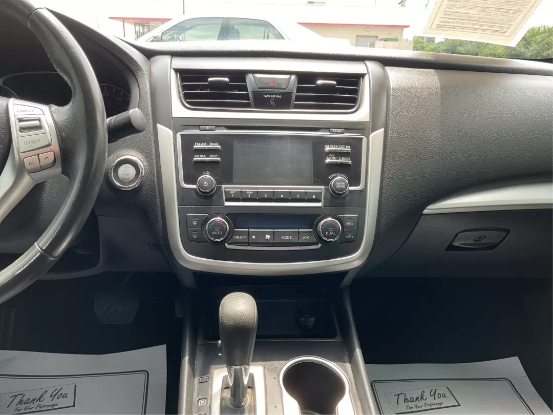 2017 Storm Blue Nissan Altima 2.5 SV (1N4AL3AP0HC) with an 2.5L L4 DOHC 16V engine, Continuously Variable Transmission transmission, located at 8750 N County Rd 25A, Piqua, OH, 45356, (937) 908-9800, 40.164391, -84.232513 - Unlock a seamless driving experience with the 2017 Nissan Altima 2.5 SV, a sedan designed not just for the daily commute but for life's countless adventures. Whether you're navigating the bustling streets of Fairborn, OH, or embarking on weekend getaways with the family, this Altima delivers a perfe - Photo#12