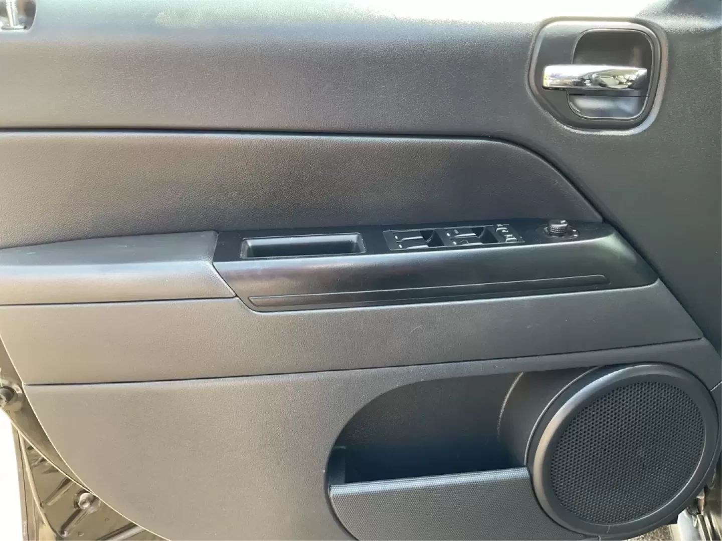 2016 Jeep Patriot 75th Anniversary (1C4NJPBBXGD) with an 2.4L I-4 DOHC engine, located at 880 E. National Road, Vandalia, OH, 45377, (937) 908-9800, 39.891918, -84.183594 - **Discover Your Next Adventure with the 2016 Jeep Patriot 75th Anniversary Edition!**<br /> <br /> Are you ready to embark on your next road trip or weekend adventure? The 2016 Jeep Patriot 75th Anniversary Edition is the perfect vehicle for those who crave exploration while enjoying the comforts of - Photo#16