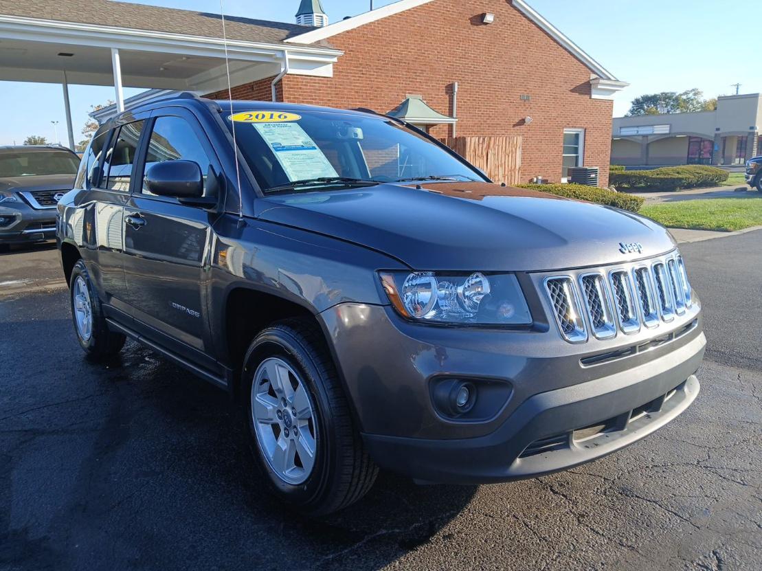 photo of 2016 Jeep Compass Latitude FWD