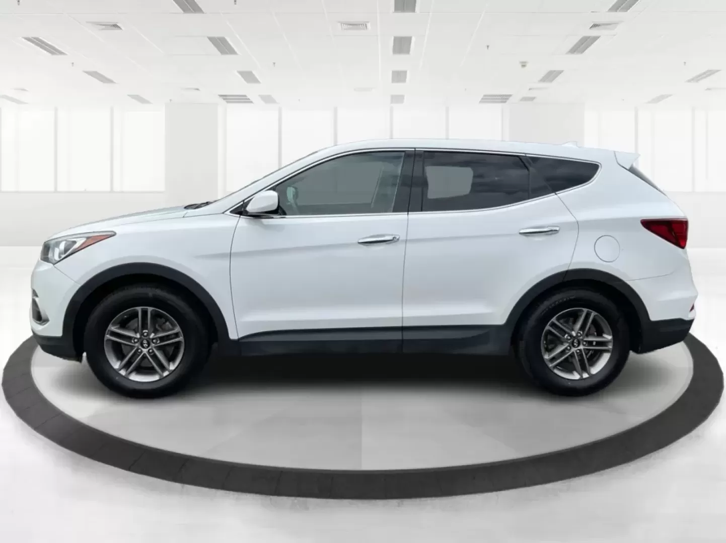 2017 Hyundai Santa Fe 2.4L (5NMZTDLB4HH) with an Theta II 2.4L I-4 gasoline direct injection engine, located at 880 E. National Road, Vandalia, OH, 45377, (937) 908-9800, 39.891918, -84.183594 - **Discover Your Next Adventure with the 2017 Hyundai Santa Fe Sport at Advantage Car and Credit!**<br /> <br /> Are you ready to elevate your lifestyle and embrace the adventures waiting for you? Whether you're a growing family in need of space, a daily commuter looking for comfort, or an outdoor en - Photo#5