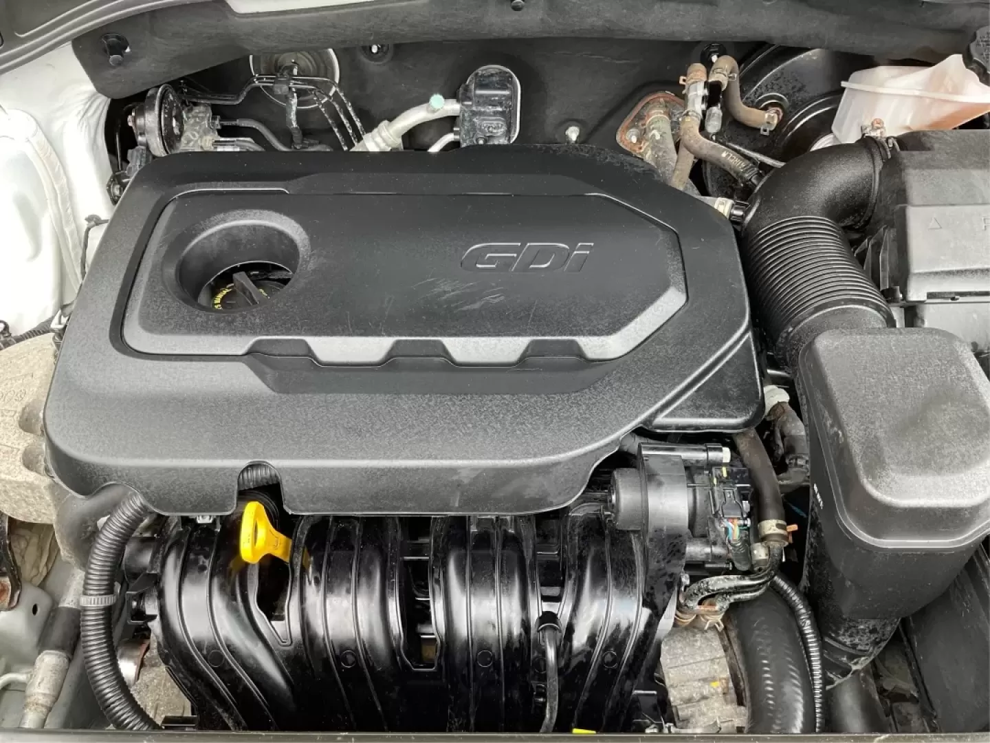 2017 Hyundai Santa Fe 2.4L (5NMZTDLB4HH) with an Theta II 2.4L I-4 gasoline direct injection engine, located at 880 E. National Road, Vandalia, OH, 45377, (937) 908-9800, 39.891918, -84.183594 - **Discover Your Next Adventure with the 2017 Hyundai Santa Fe Sport at Advantage Car and Credit!**<br /> <br /> Are you ready to elevate your lifestyle and embrace the adventures waiting for you? Whether you're a growing family in need of space, a daily commuter looking for comfort, or an outdoor en - Photo#11