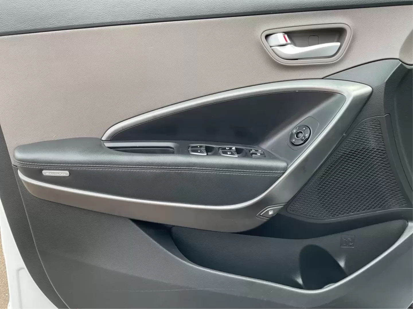2017 Hyundai Santa Fe 2.4L (5NMZTDLB4HH) with an Theta II 2.4L I-4 gasoline direct injection engine, located at 880 E. National Road, Vandalia, OH, 45377, (937) 908-9800, 39.891918, -84.183594 - **Discover Your Next Adventure with the 2017 Hyundai Santa Fe Sport at Advantage Car and Credit!**<br /> <br /> Are you ready to elevate your lifestyle and embrace the adventures waiting for you? Whether you're a growing family in need of space, a daily commuter looking for comfort, or an outdoor en - Photo#17