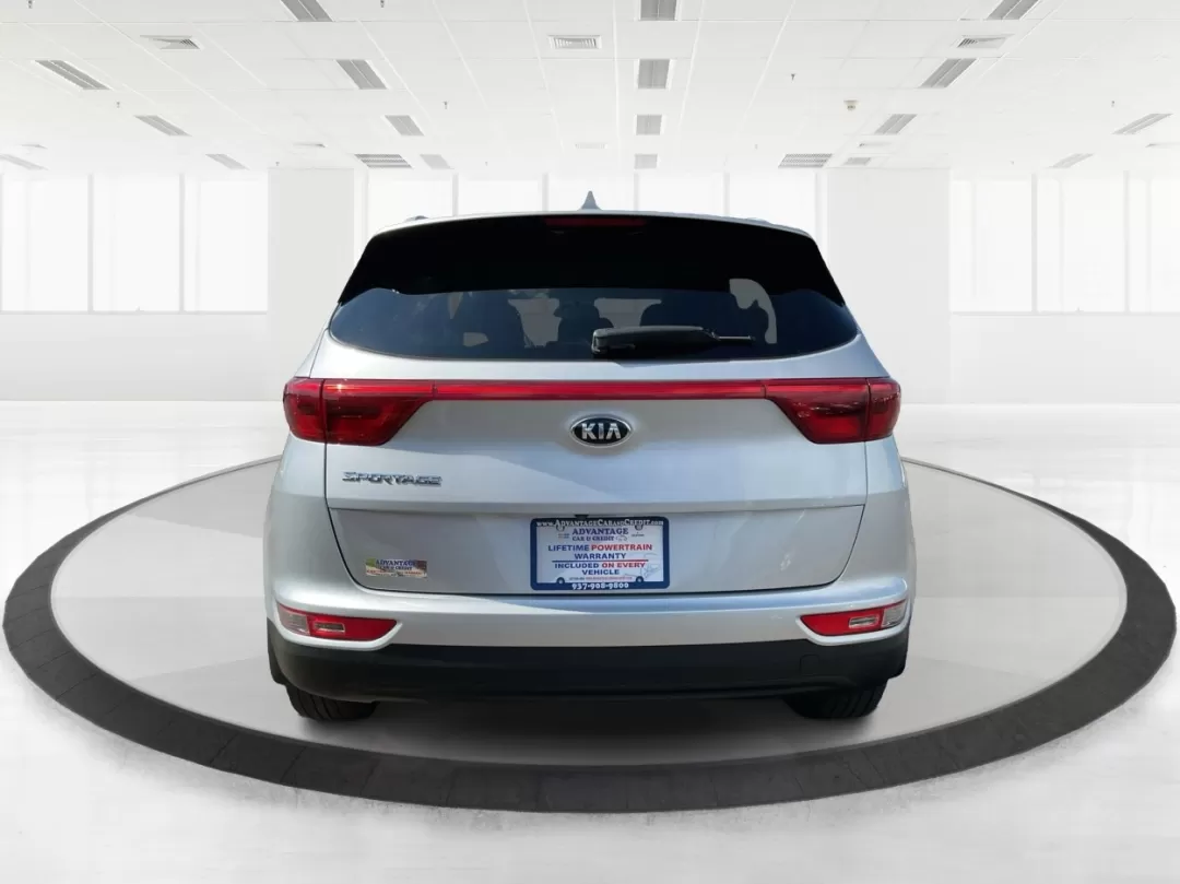 2017 Kia Sportage LX (KNDPMCAC2H7) with an Theta II 2.4L I-4 gasoline direct injection engine, located at 880 E. National Road, Vandalia, OH, 45377, (937) 908-9800, 39.891918, -84.183594 - Elevate your daily drive and weekend adventures with the versatile 2017 Kia Sportage LX, now available at Advantage Car and Credit in Fairborn, OH. If you're looking for a reliable and stylish crossover that seamlessly fits into your active lifestyle, this vehicle checks all the boxes. Whether you'r - Photo#3