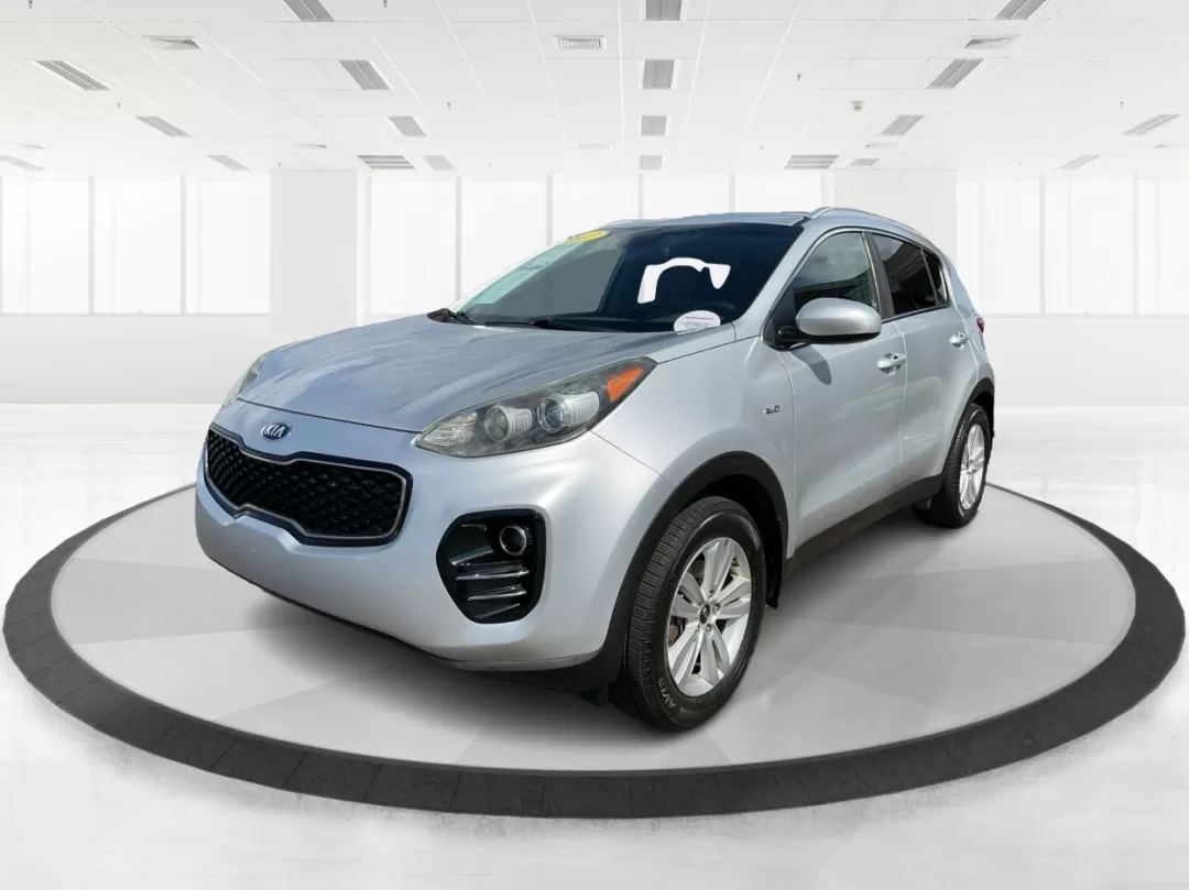 2017 Kia Sportage LX (KNDPMCAC2H7) with an Theta II 2.4L I-4 gasoline direct injection engine, located at 880 E. National Road, Vandalia, OH, 45377, (937) 908-9800, 39.891918, -84.183594 - Elevate your daily drive and weekend adventures with the versatile 2017 Kia Sportage LX, now available at Advantage Car and Credit in Fairborn, OH. If you're looking for a reliable and stylish crossover that seamlessly fits into your active lifestyle, this vehicle checks all the boxes. Whether you'r - Photo#8