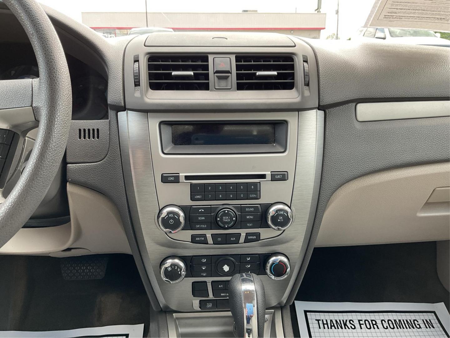 2012 Ford Fusion SE (3FAHP0HA2CR) with an 2.5L L4 DOHC 16V engine, located at 4508 South Dixie Dr, Moraine, OH, 45439, (937) 908-9800, 39.689976, -84.218452 - Photo#12