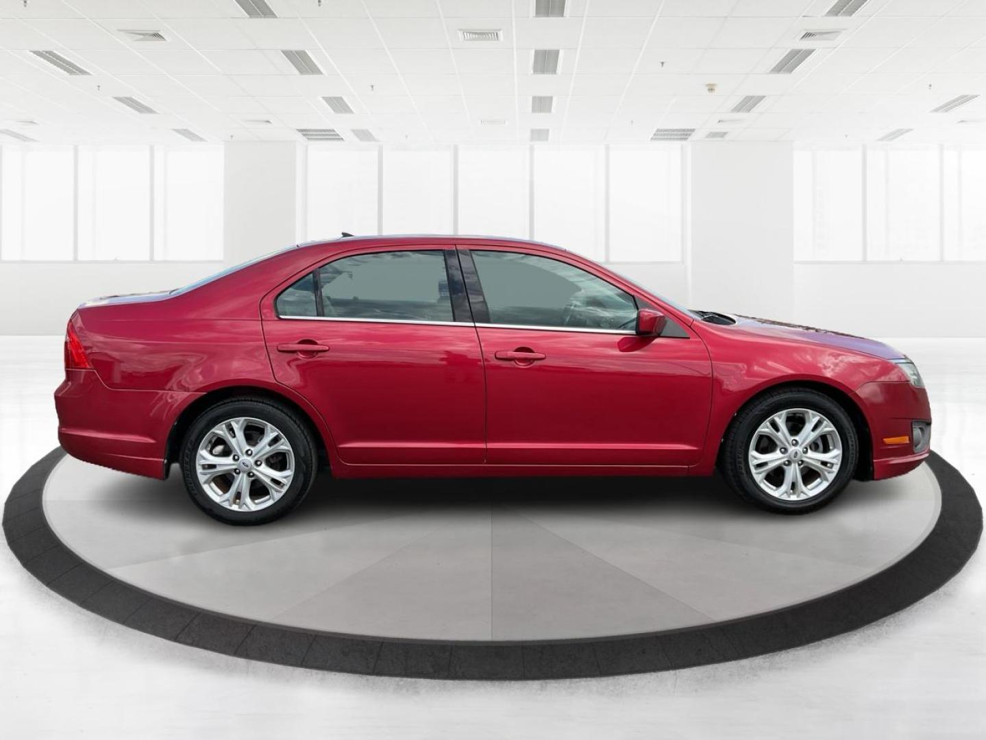 2012 Ford Fusion SE (3FAHP0HA2CR) with an 2.5L L4 DOHC 16V engine, located at 4508 South Dixie Dr, Moraine, OH, 45439, (937) 908-9800, 39.689976, -84.218452 - Photo#1