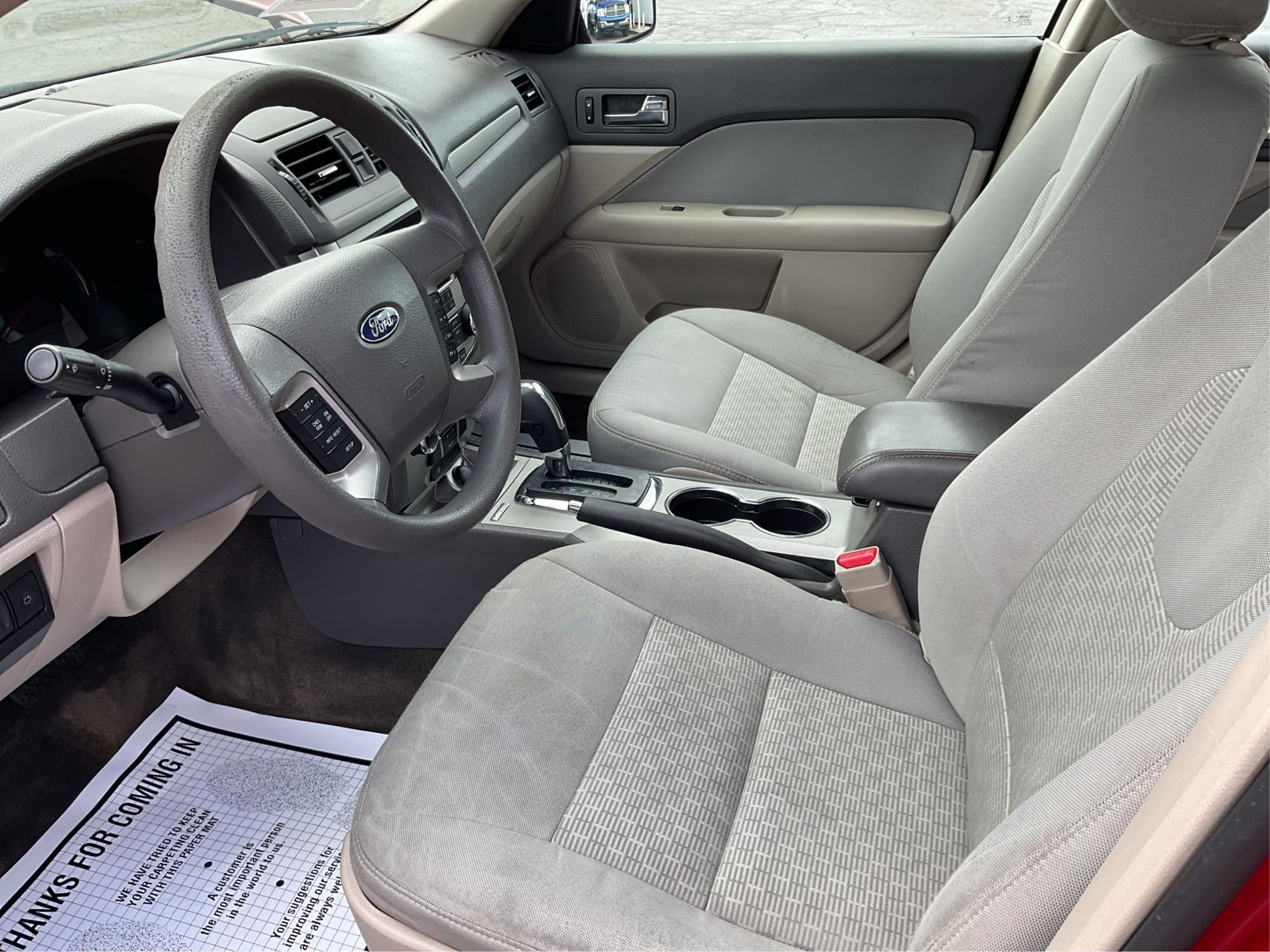 2012 Ford Fusion SE (3FAHP0HA2CR) with an 2.5L L4 DOHC 16V engine, located at 4508 South Dixie Dr, Moraine, OH, 45439, (937) 908-9800, 39.689976, -84.218452 - 2012 Ford Fusion SE - Photo#8