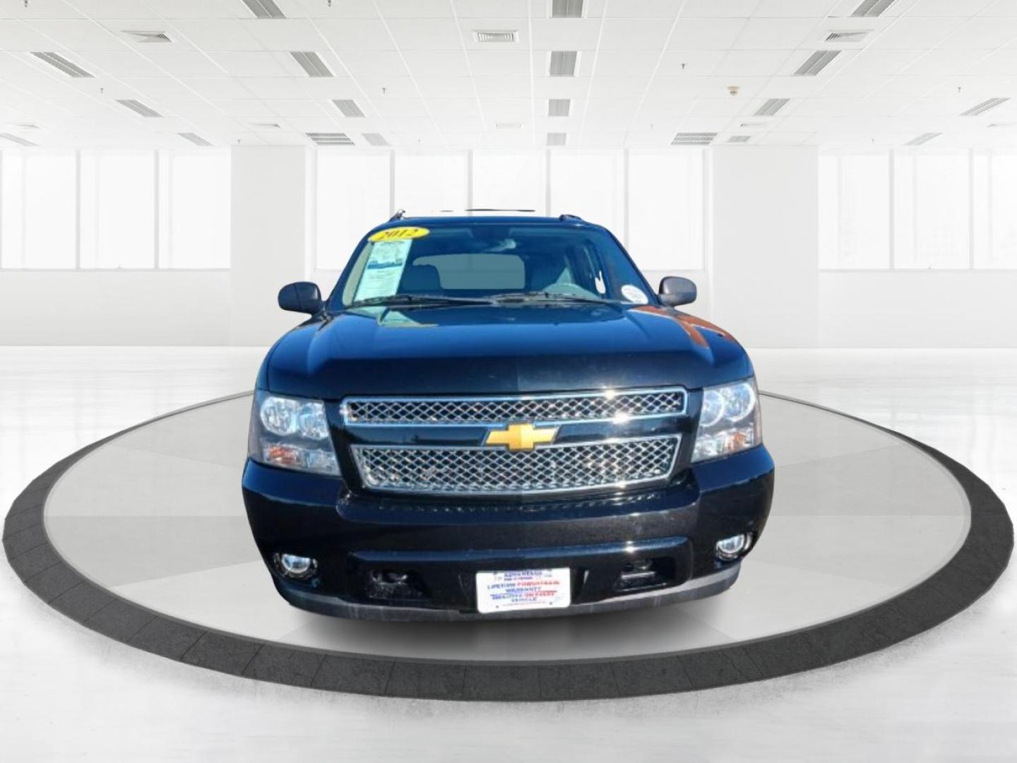 2012 Chevrolet Avalanche LT 4WD (3GNTKFE72CG) with an 5.3L V8 OHV 16V FFV engine, 4-Speed Automatic transmission, located at 8750 N County Rd 25A, Piqua, OH, 45356, (937) 908-9800, 40.164391, -84.232513 - Photo#4