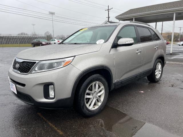 2014 Kia Sorento LX AWD (5XYKTCA60EG) with an 2.4L L4 DOHC 16V engine, 6-Speed Automatic transmission, located at 1184 Kauffman Ave, Fairborn, OH, 45324, (937) 908-9800, 39.807072, -84.030914 - 2014 Kia Sorento LX AWD - Photo#1