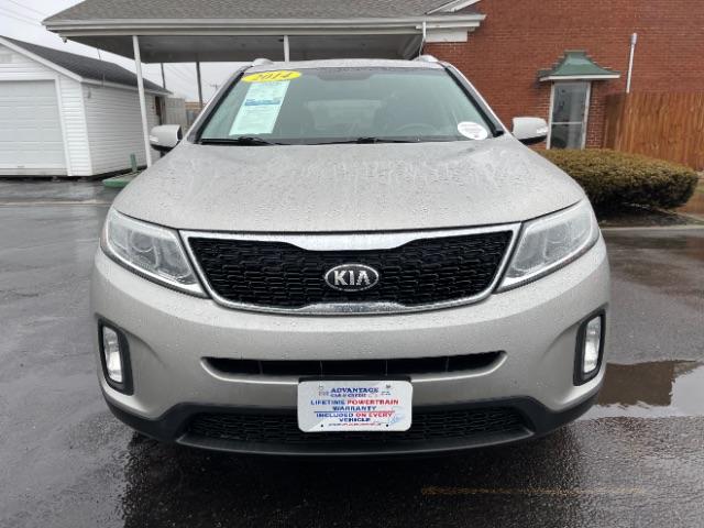 2014 Kia Sorento LX AWD (5XYKTCA60EG) with an 2.4L L4 DOHC 16V engine, 6-Speed Automatic transmission, located at 1184 Kauffman Ave, Fairborn, OH, 45324, (937) 908-9800, 39.807072, -84.030914 - 2014 Kia Sorento LX AWD - Photo#5