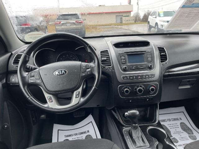 2014 Kia Sorento LX AWD (5XYKTCA60EG) with an 2.4L L4 DOHC 16V engine, 6-Speed Automatic transmission, located at 1184 Kauffman Ave, Fairborn, OH, 45324, (937) 908-9800, 39.807072, -84.030914 - 2014 Kia Sorento LX AWD - Photo#7