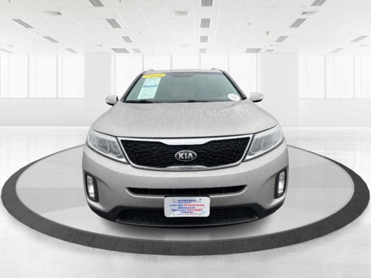 2014 Kia Sorento LX AWD (5XYKTCA60EG) with an 2.4L L4 DOHC 16V engine, 6-Speed Automatic transmission, located at 1184 Kauffman Ave, Fairborn, OH, 45324, (937) 908-9800, 39.807072, -84.030914 - Photo#3