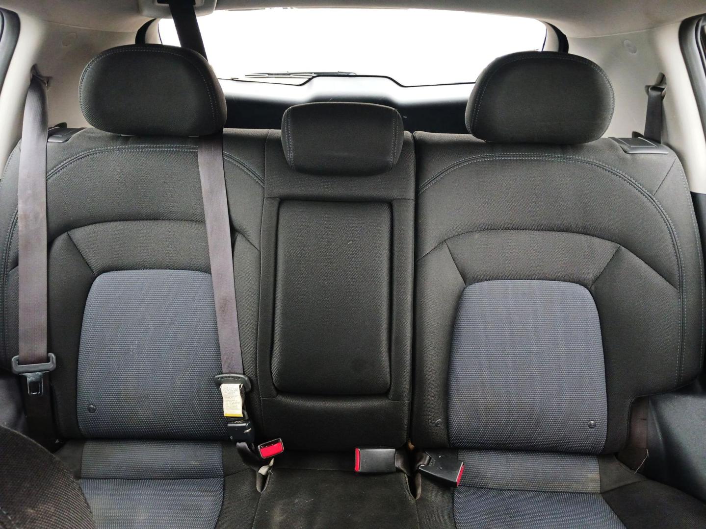 2015 Kia Sportage LX AWD (KNDPBCAC2F7) with an 2.4L V6 DOHC 24V engine, 6-Speed Automatic transmission, located at 1230 East Main St, Xenia, OH, 45385, (937) 908-9800, 39.688026, -83.910172 - Photo#13
