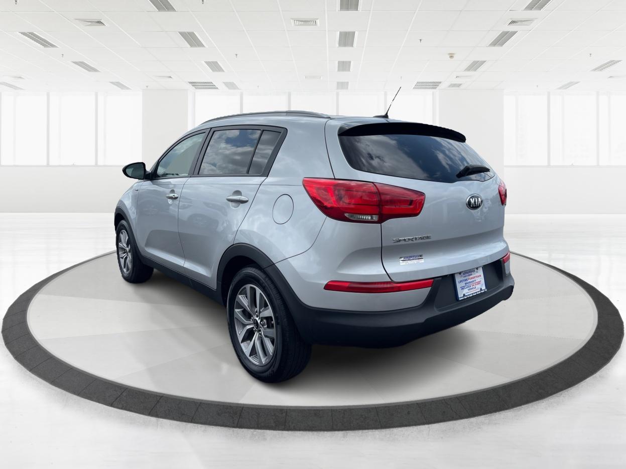 2016 Kia Sportage LX AWD (KNDPBCAC3G7) with an 2.4L V6 DOHC 24V engine, 6-Speed Automatic transmission, located at 4508 South Dixie Dr, Moraine, OH, 45439, (937) 908-9800, 39.689976, -84.218452 - Photo#4
