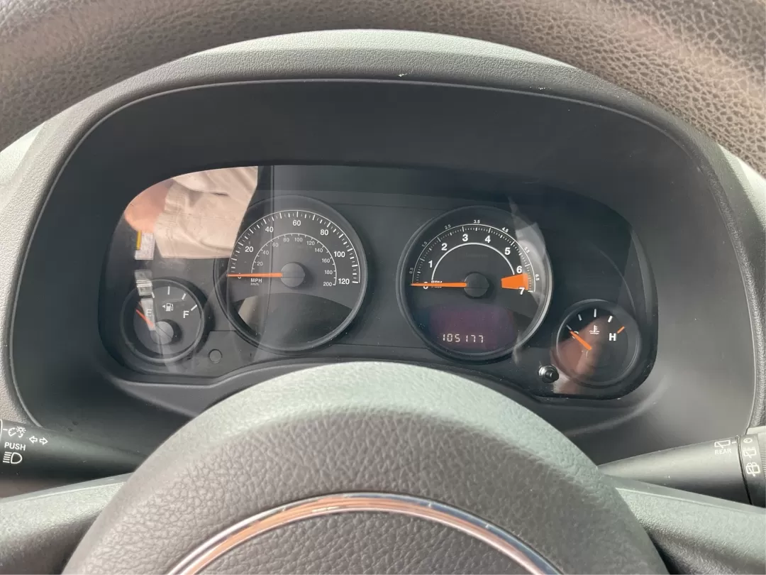 2015 Jeep Patriot Sport 2WD (1C4NJPBAXFD) with an 2.0L L4 DOHC 16V engine, located at 8750 N County Rd 25A, Piqua, OH, 45356, (937) 908-9800, 40.164391, -84.232513 - 2015 Jeep Patriot Sport 2WD - Photo#15