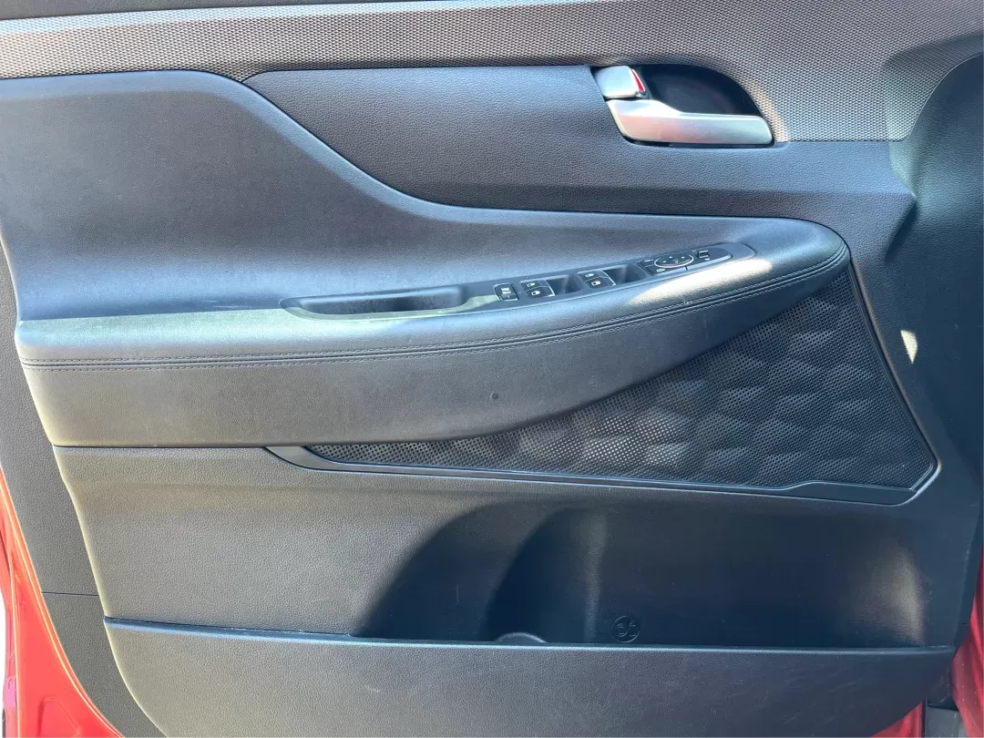 2019 Hyundai Santa Fe SE 2.4 AWD (5NMS2CAD9KH) with an 2.4L L4 DOHC 16V engine, 8-Speed Automatic transmission, located at 8750 N County Rd 25A, Piqua, OH, 45356, (937) 908-9800, 40.164391, -84.232513 - Photo#19