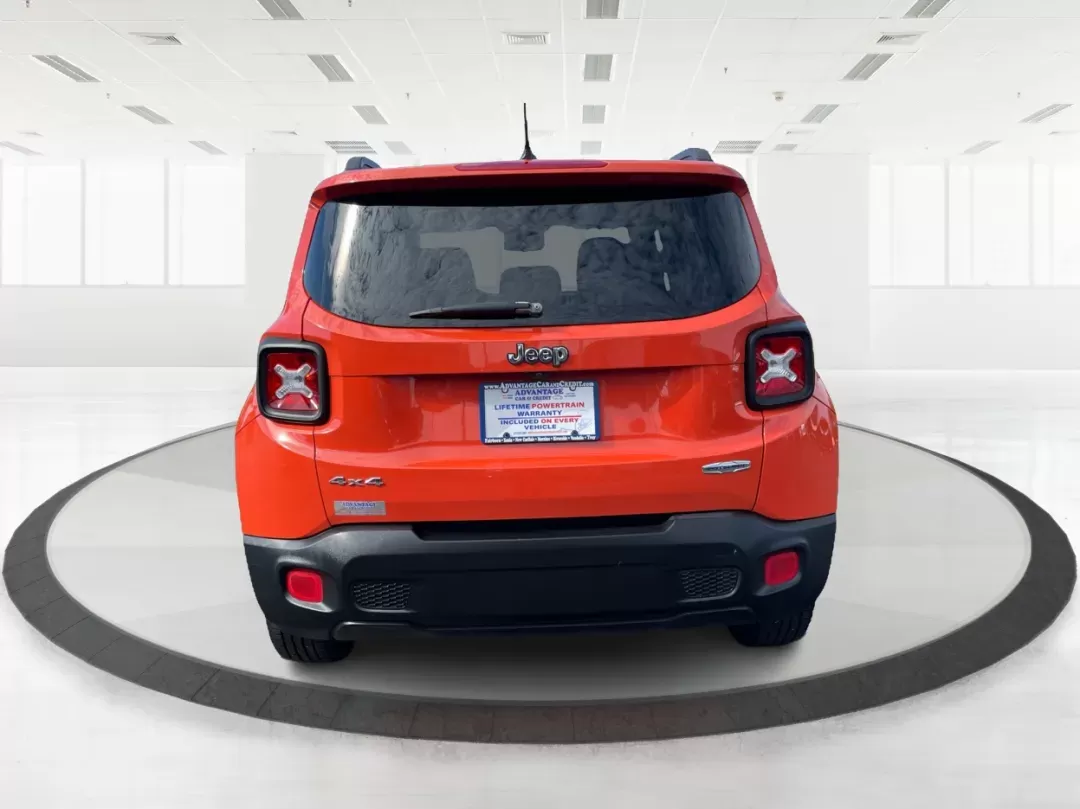 2015 Jeep Renegade Latitude 4WD (ZACCJBBT2FP) with an 2.4L L4 DOHC 16V engine, 6-Speed Manual transmission, located at 1184 Kauffman Ave, Fairborn, OH, 45324, (937) 908-9800, 39.807072, -84.030914 - 2015 Jeep Renegade Latitude 4WD - Photo#4