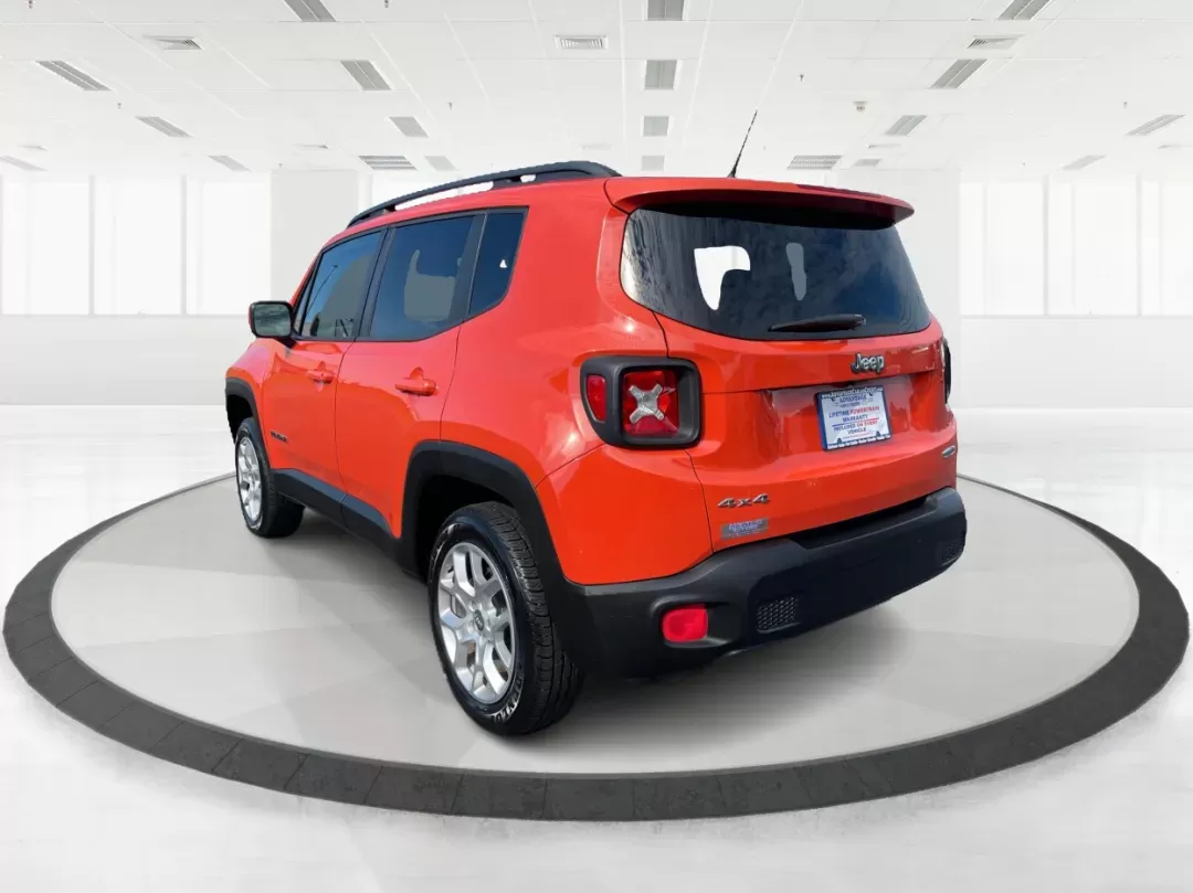 2015 Jeep Renegade Latitude 4WD (ZACCJBBT2FP) with an 2.4L L4 DOHC 16V engine, 6-Speed Manual transmission, located at 1184 Kauffman Ave, Fairborn, OH, 45324, (937) 908-9800, 39.807072, -84.030914 - 2015 Jeep Renegade Latitude 4WD - Photo#5