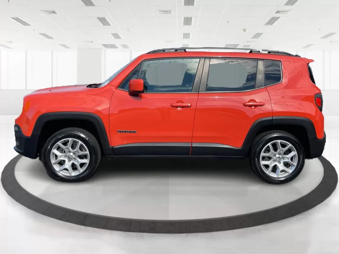2015 Jeep Renegade Latitude 4WD (ZACCJBBT2FP) with an 2.4L L4 DOHC 16V engine, 6-Speed Manual transmission, located at 1184 Kauffman Ave, Fairborn, OH, 45324, (937) 908-9800, 39.807072, -84.030914 - 2015 Jeep Renegade Latitude 4WD - Photo#6
