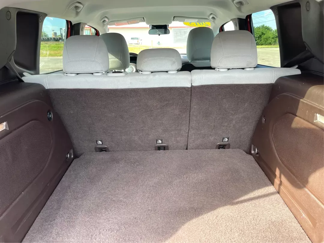 2015 Jeep Renegade Latitude 4WD (ZACCJBBT2FP) with an 2.4L L4 DOHC 16V engine, 6-Speed Manual transmission, located at 1184 Kauffman Ave, Fairborn, OH, 45324, (937) 908-9800, 39.807072, -84.030914 - 2015 Jeep Renegade Latitude 4WD - Photo#12