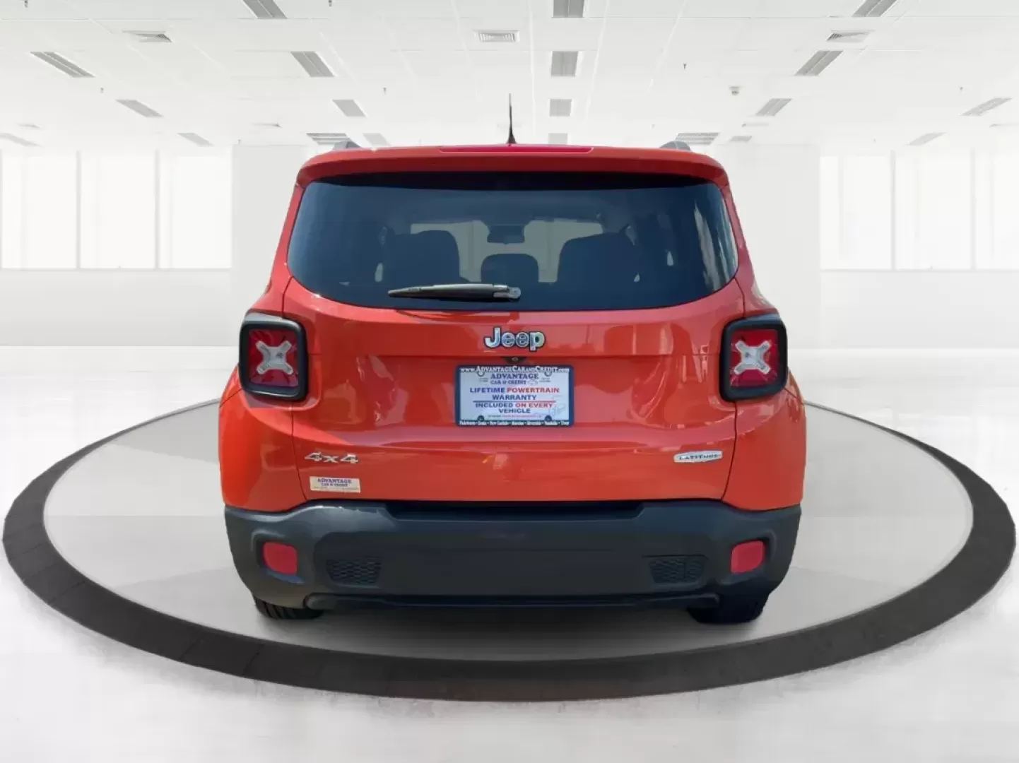 2015 Jeep Renegade Latitude 4WD (ZACCJBBT2FP) with an 2.4L L4 DOHC 16V engine, 6-Speed Manual transmission, located at 1184 Kauffman Ave, Fairborn, OH, 45324, (937) 908-9800, 39.807072, -84.030914 - **Discover Your Next Adventure with the 2015 Jeep Renegade Latitude 4WD at Advantage Car and Credit!**<br /> <br /> Are you ready to embrace a lifestyle filled with adventure and exploration? The 2015 Jeep Renegade Latitude 4WD is your perfect companion for weekend getaways, family outings, and dail - Photo#3