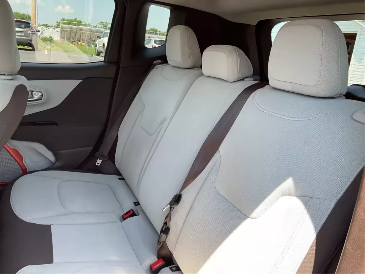 2015 Jeep Renegade Latitude 4WD (ZACCJBBT2FP) with an 2.4L L4 DOHC 16V engine, 6-Speed Manual transmission, located at 1184 Kauffman Ave, Fairborn, OH, 45324, (937) 908-9800, 39.807072, -84.030914 - **Discover Your Next Adventure with the 2015 Jeep Renegade Latitude 4WD at Advantage Car and Credit!**<br /> <br /> Are you ready to embrace a lifestyle filled with adventure and exploration? The 2015 Jeep Renegade Latitude 4WD is your perfect companion for weekend getaways, family outings, and dail - Photo#9