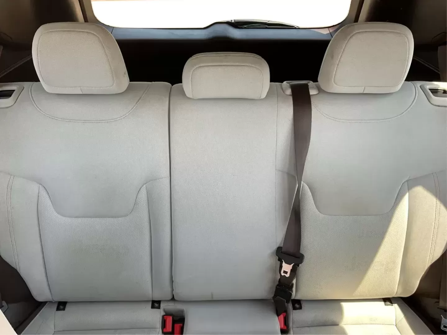 2015 Jeep Renegade Latitude 4WD (ZACCJBBT2FP) with an 2.4L L4 DOHC 16V engine, 6-Speed Manual transmission, located at 1184 Kauffman Ave, Fairborn, OH, 45324, (937) 908-9800, 39.807072, -84.030914 - **Discover Your Next Adventure with the 2015 Jeep Renegade Latitude 4WD at Advantage Car and Credit!**<br /> <br /> Are you ready to embrace a lifestyle filled with adventure and exploration? The 2015 Jeep Renegade Latitude 4WD is your perfect companion for weekend getaways, family outings, and dail - Photo#13