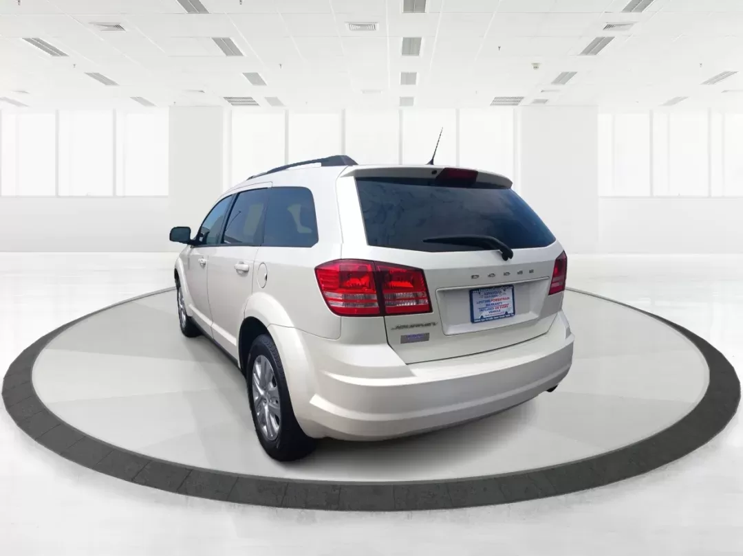2017 Dodge Journey SE (3C4PDCAB2HT) with an 2.4L L4 DOHC 16V engine, 4-Speed Automatic transmission, located at 1951 S Dayton Lakeview Rd., New Carlisle, OH, 45344, (937) 908-9800, 39.890999, -84.050255 - Photo#5