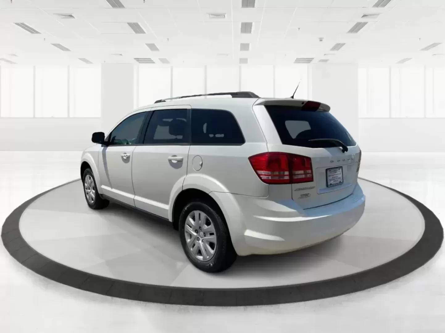 2017 Dodge Journey SE (3C4PDCAB2HT) with an 2.4L L4 DOHC 16V engine, 4-Speed Automatic transmission, located at 1951 S Dayton Lakeview Rd., New Carlisle, OH, 45344, (937) 908-9800, 39.890999, -84.050255 - Photo#3