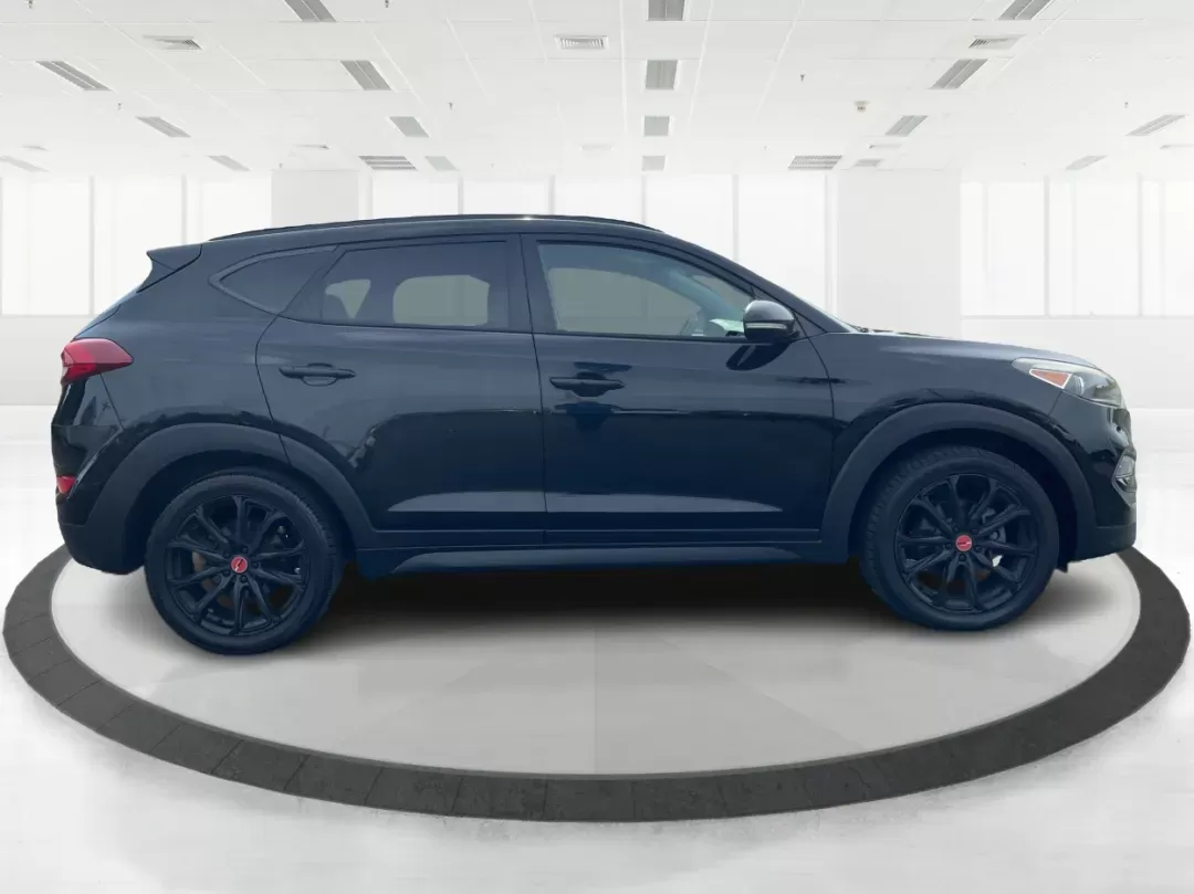 photo of 2017 Hyundai Tucson Night