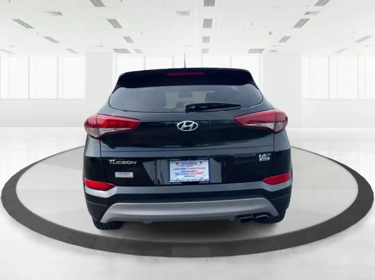 2017 Hyundai Tucson Night (KM8J3CA29HU) with an Other engine, located at 4508 South Dixie Dr, Moraine, OH, 45439, (937) 908-9800, 39.689976, -84.218452 - 2017 Hyundai Tucson Night - Photo#4