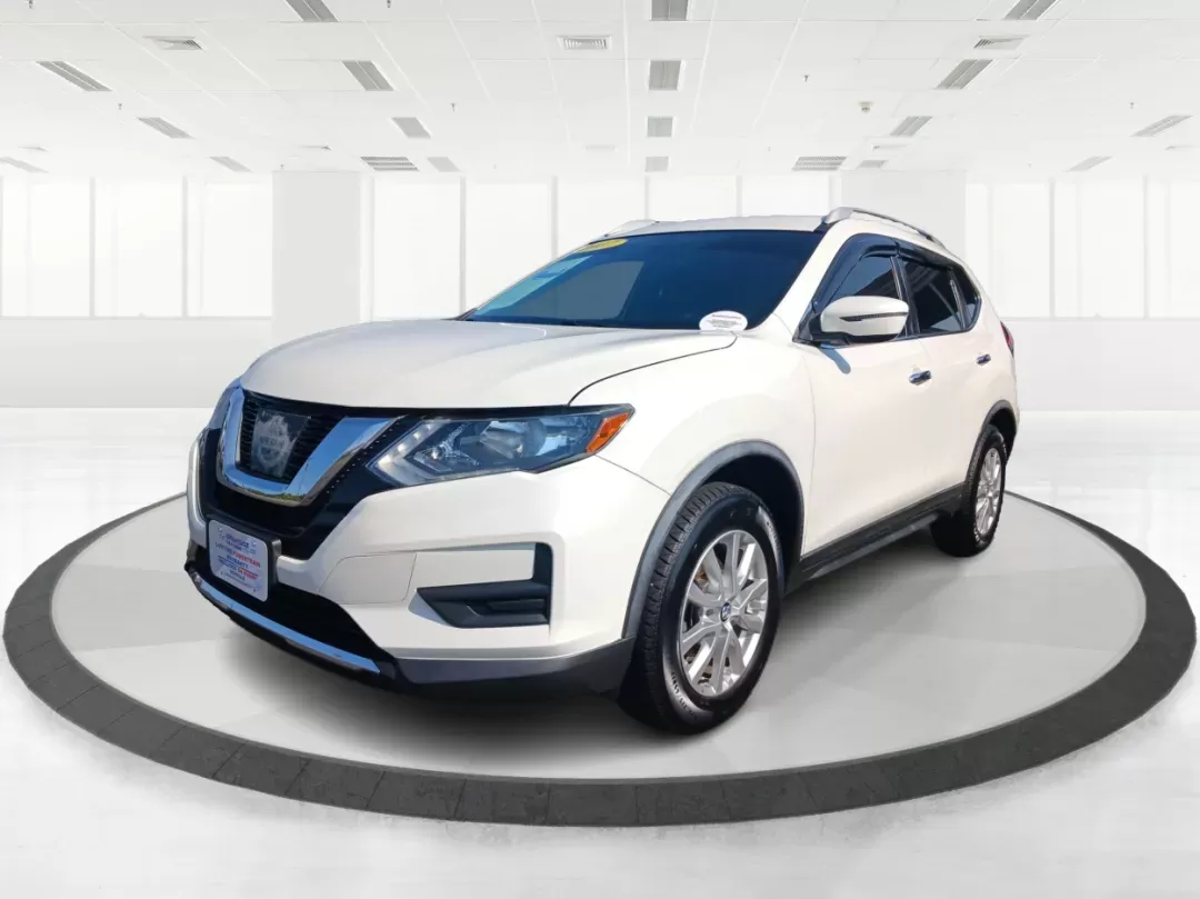 2017 Nissan Rogue SV AWD (KNMAT2MV9HP) with an 2.5L L4 DOHC 16V engine, Continuously Variable Transmission transmission, located at 1184 Kauffman Ave, Fairborn, OH, 45324, (937) 908-9800, 39.807072, -84.030914 - Photo#8