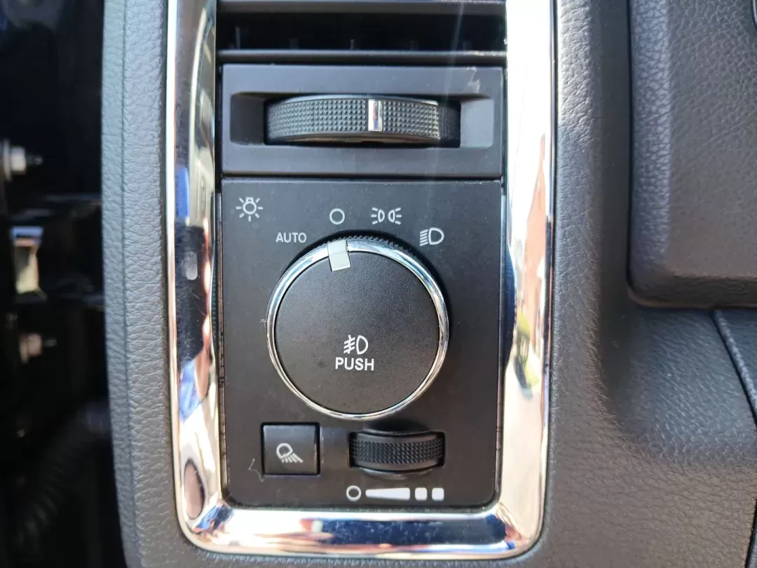 2012 Ram 1500 Laramie Longhorn Edition Crew Cab 4WD (1C6RD7PT6CS) with an 5.7L V8 OHV 16V engine, 6-Speed Automatic transmission, located at 1099 N County Rd 25A , Troy, OH, 45373, (937) 908-9800, 40.057079, -84.212883 - One Owner - Photo#17