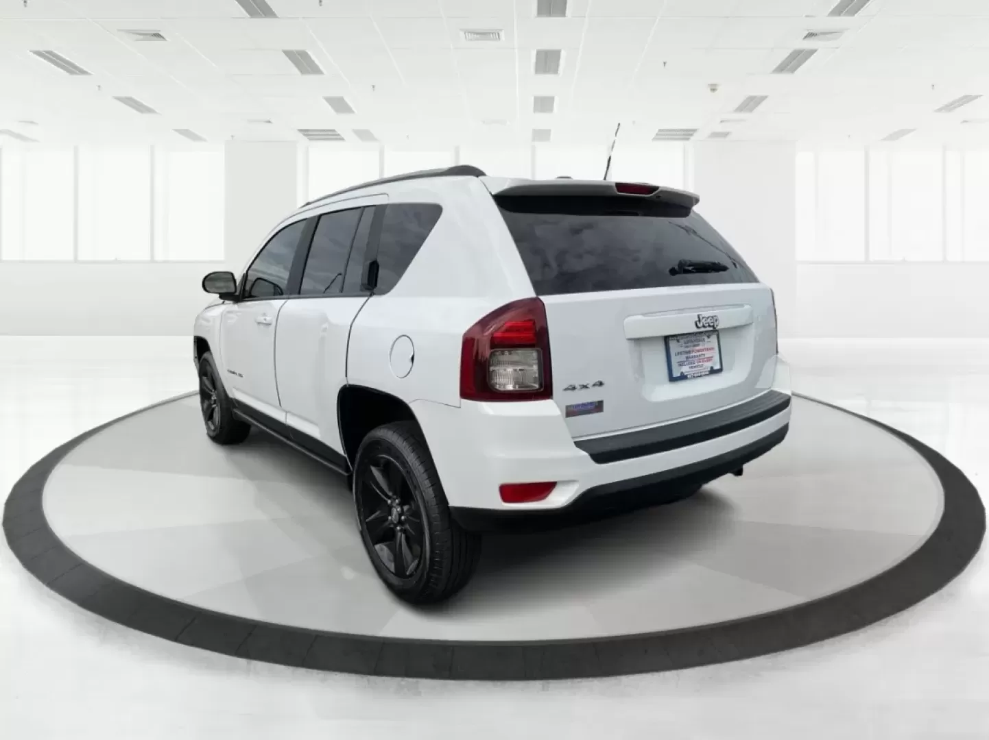 2015 Jeep Compass Sport (1C4NJDBB6FD) with an 2.4L I-4 DOHC engine, located at 880 E. National Road, Vandalia, OH, 45377, (937) 908-9800, 39.891918, -84.183594 - **Explore Adventure and Comfort with the 2015 Jeep Compass Sport at Advantage Car and Credit!**<br /> <br /> Whether you're navigating your daily commute or embarking on a weekend getaway, the 2015 Jeep Compass Sport is designed with versatility in mind. With a spacious interior and rugged capabilit - Photo#4