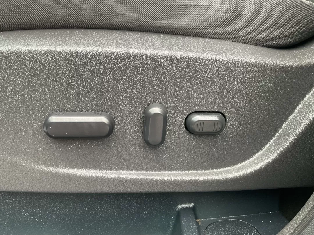 2017 Ford Escape SE (1FMCU9GD0HU) with an Other engine, located at 880 E. National Road, Vandalia, OH, 45377, (937) 908-9800, 39.891918, -84.183594 - **Explore New Adventures with the 2017 Ford Escape SE - Your Perfect Companion for Every Journey!**<br /> <br /> Imagine embarking on spontaneous weekend getaways or daily commutes with absolute confidence and comfort. The 2017 Ford Escape SE, now available at Advantage Car and Credit in Fairborn, O - Photo#18