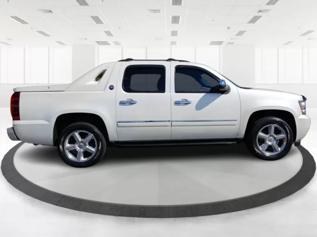 2013 Chevrolet Avalanche LTZ 4WD (3GNTKGE78DG) with an 5.3L V8 OHV 16V FFV engine, 4-Speed Automatic transmission, located at 8750 N County Rd 25A, Piqua, OH, 45356, (937) 908-9800, 40.164391, -84.232513 - 2013 Chevrolet Avalanche LTZ 4WD - Photo#1