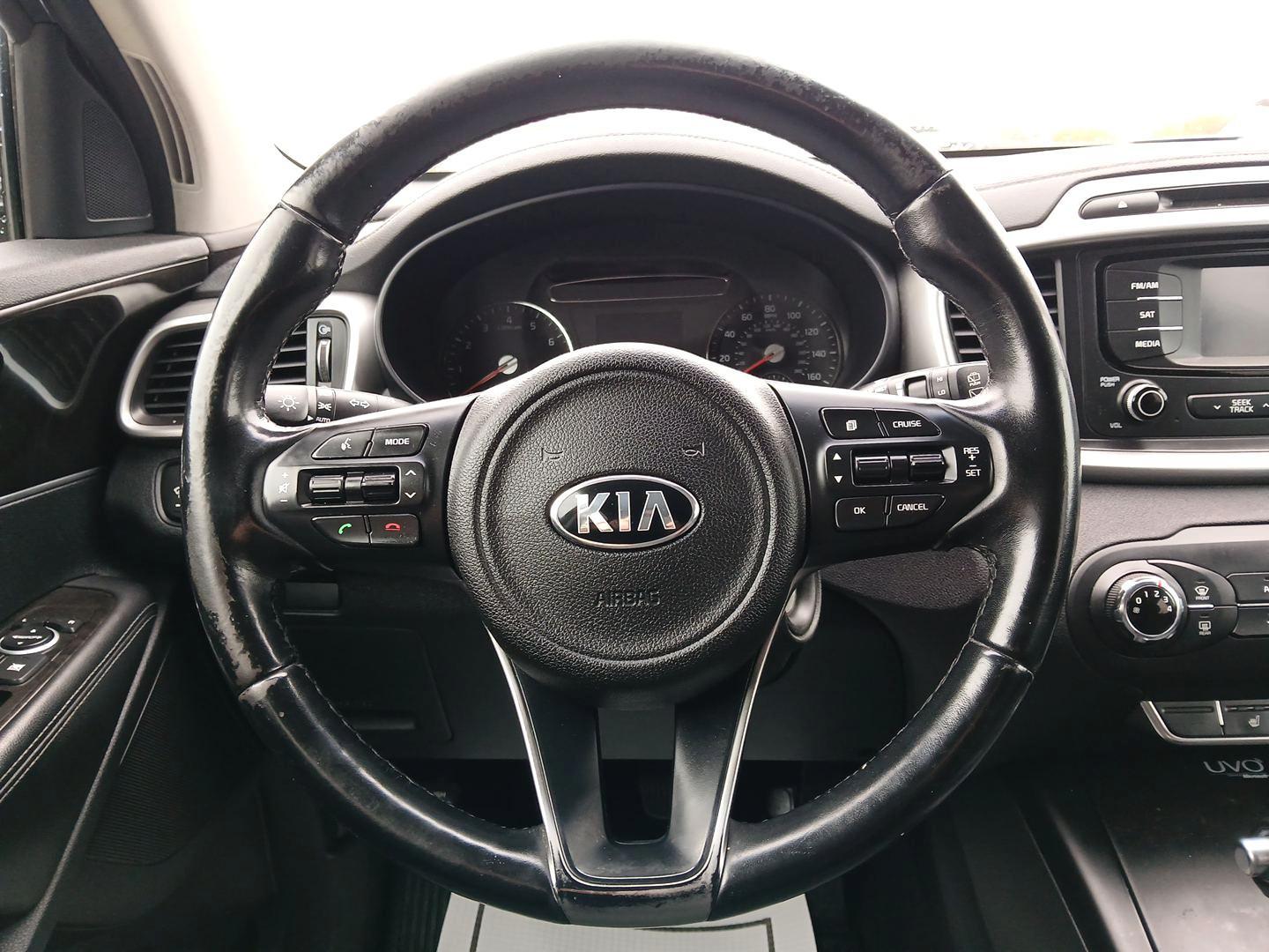 2016 Kia Sorento LX 2WD (5XYPG4A30GG) with an 2.4L L4 DOHC 16V engine, 6-Speed Automatic transmission, located at 880 E. National Road, Vandalia, OH, 45377, (937) 908-9800, 39.891918, -84.183594 - 2016 Kia Sorento LX 2WD - Photo#15