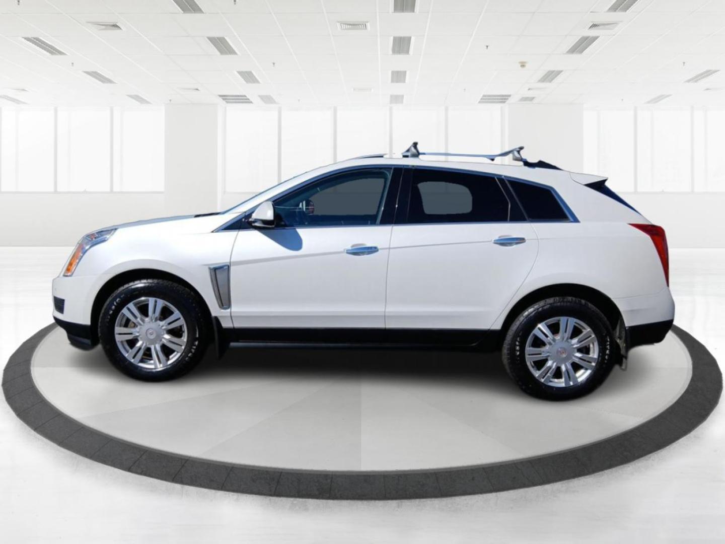 2014 Cadillac SRX Luxury Collection AWD (3GYFNEE30ES) with an 3.6L V6 DOHC 24V FFV engine, 6-Speed Automatic transmission, located at 1230 East Main St, Xenia, OH, 45385, (937) 908-9800, 39.688026, -83.910172 - Photo#5