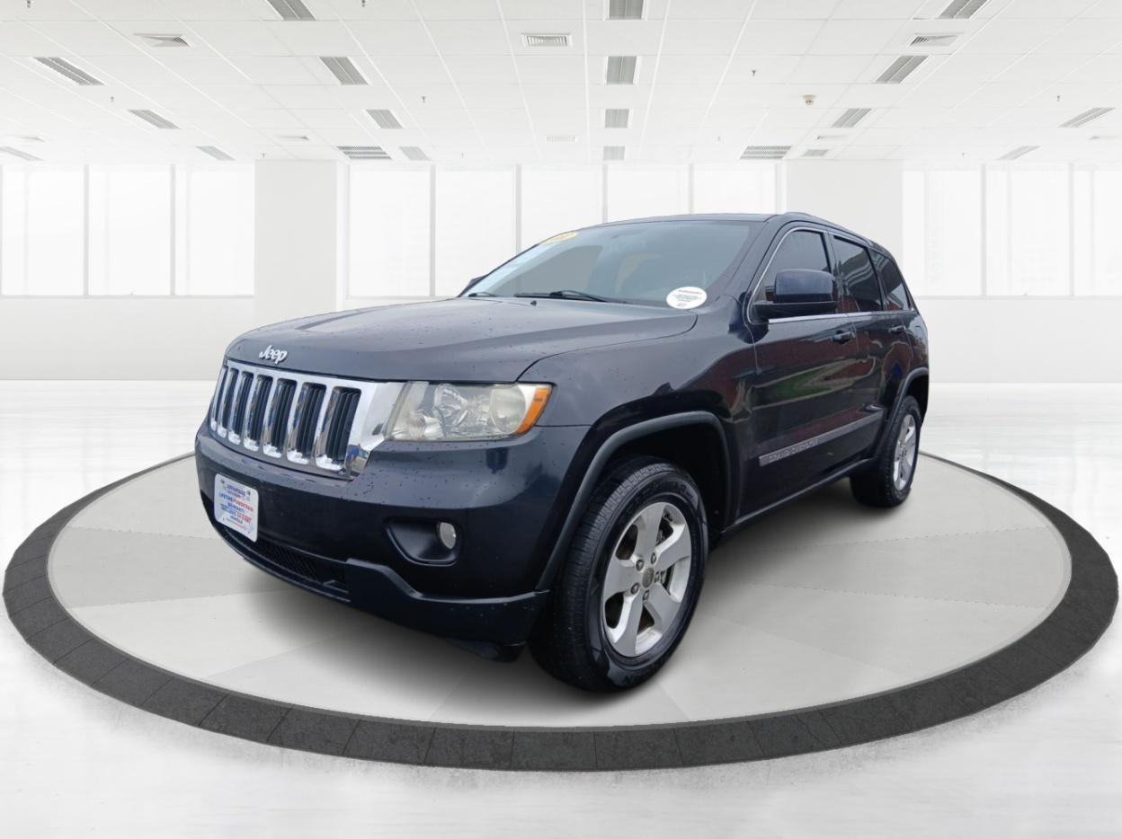 2011 Jeep Grand Cherokee Laredo 4WD (1J4RR4GG9BC) with an 3.6L V6 DOHC 24V engine, 5-Speed Automatic transmission, located at 1230 East Main St, Xenia, OH, 45385, (937) 908-9800, 39.688026, -83.910172 - 2011 Jeep Grand Cherokee Laredo 4WD - Photo#7