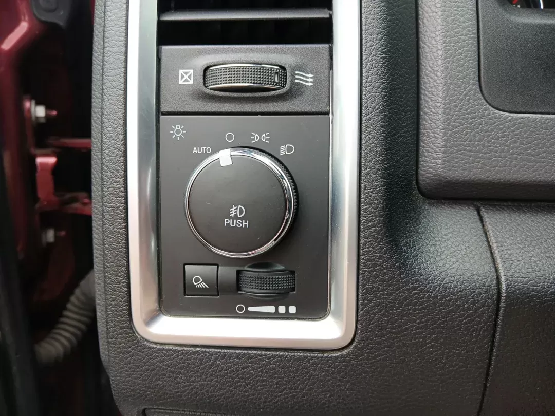 2017 Ram 1500 SLT Crew Cab SWB 4WD (3C6RR7LT1HG) with an 5.7L V8 OHV 16V engine, 8-Speed Automatic transmission, located at 1099 N County Rd 25A , Troy, OH, 45373, (937) 908-9800, 40.057079, -84.212883 - 2017 Ram 1500 SLT Crew Cab SWB 4WD - Photo#17