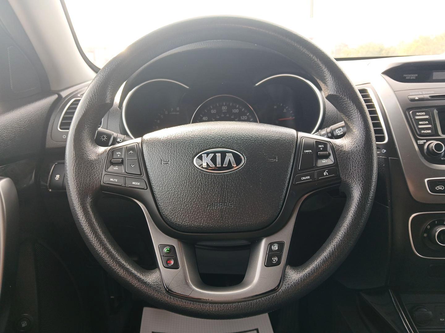 2015 Kia Sorento LX 2WD (5XYKT3A68FG) with an 2.4L L4 DOHC 16V engine, 6-Speed Automatic transmission, located at 401 Woodman Dr, Riverside, OH, 45431, (937) 908-9800, 39.760899, -84.123421 - 2015 Kia Sorento LX 2WD - Photo#15