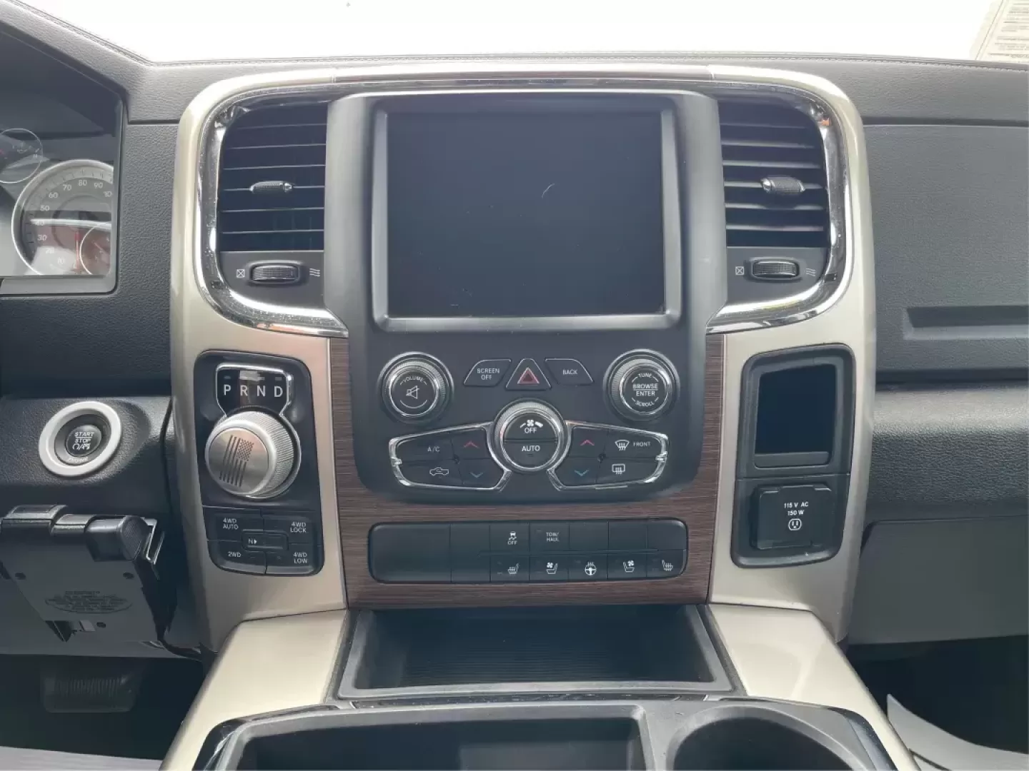 2015 Ram 1500 Laramie Crew Cab SWB 4WD (1C6RR7NT7FS) with an 5.7L V8 OHV 16V engine, 8-Speed Automatic transmission, located at 1230 East Main St, Xenia, OH, 45385, (937) 908-9800, 39.688026, -83.910172 - Photo#13