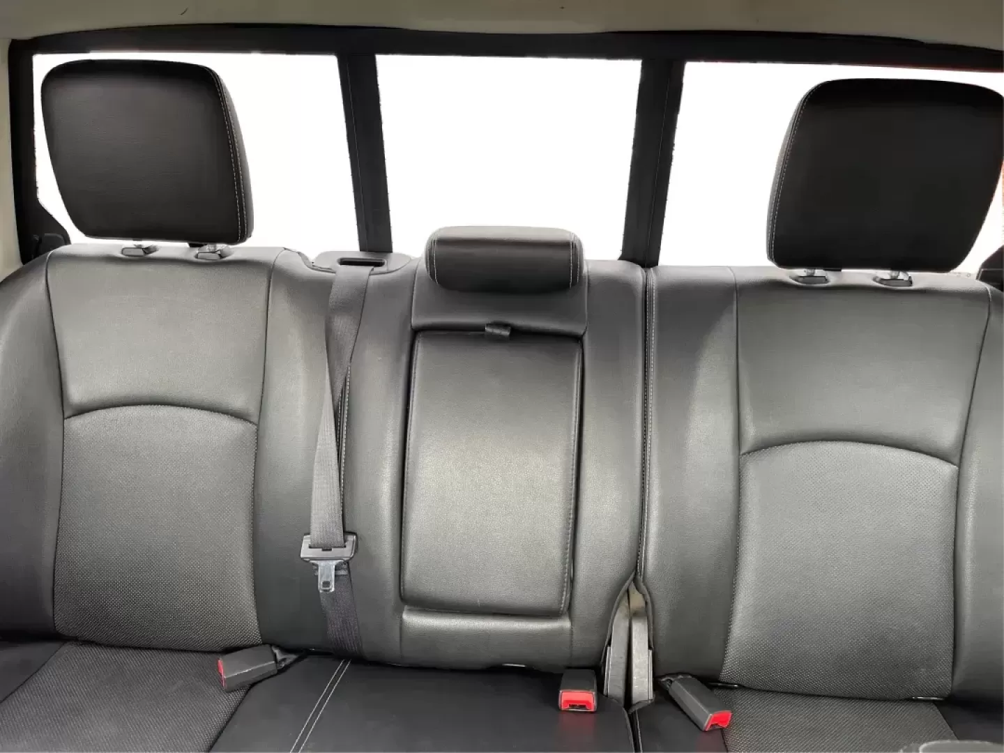 2015 Ram 1500 Laramie Crew Cab SWB 4WD (1C6RR7NT7FS) with an 5.7L V8 OHV 16V engine, 8-Speed Automatic transmission, located at 1230 East Main St, Xenia, OH, 45385, (937) 908-9800, 39.688026, -83.910172 - Photo#14