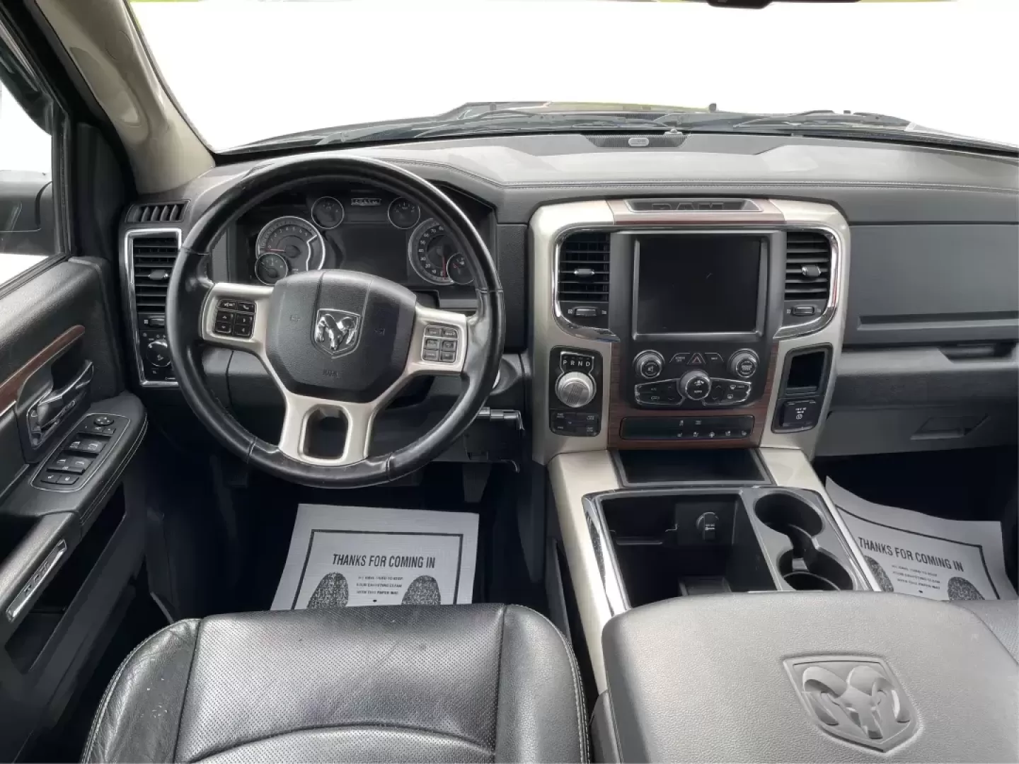 2015 Ram 1500 Laramie Crew Cab SWB 4WD (1C6RR7NT7FS) with an 5.7L V8 OHV 16V engine, 8-Speed Automatic transmission, located at 1230 East Main St, Xenia, OH, 45385, (937) 908-9800, 39.688026, -83.910172 - Photo#21