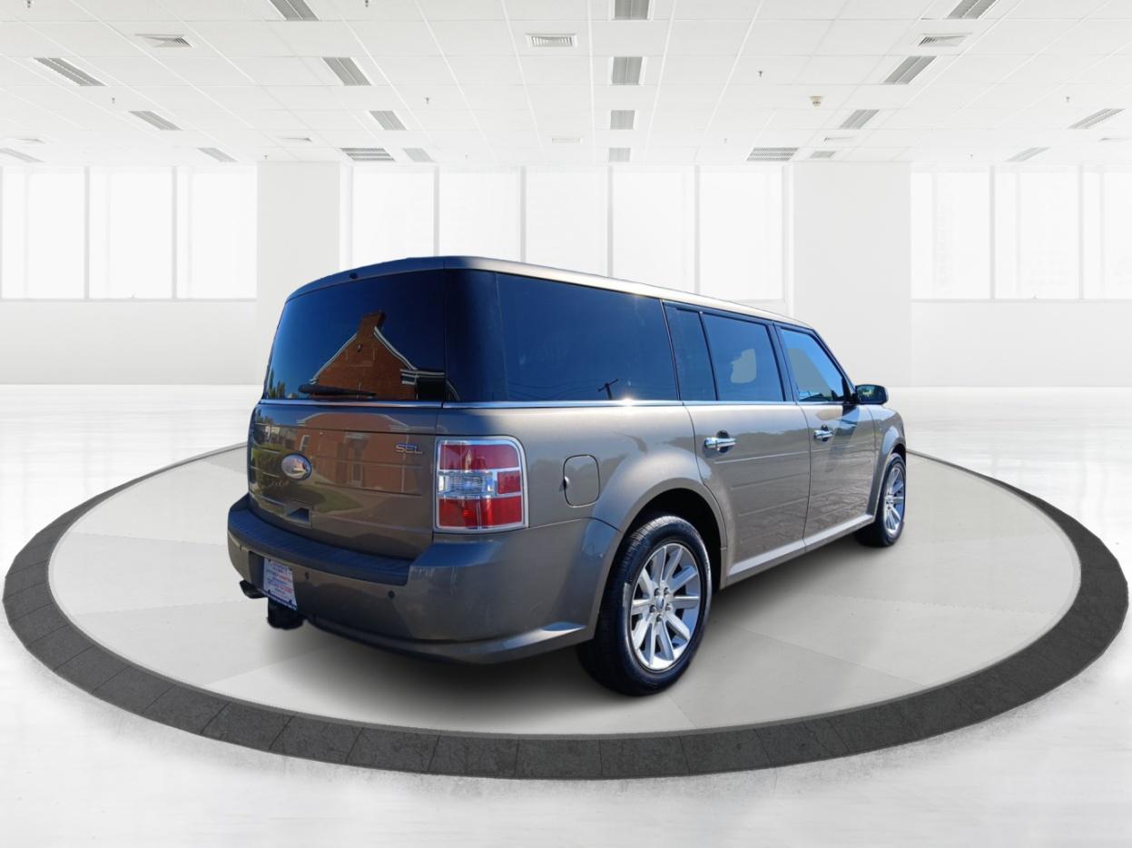 2012 Ford Flex SEL FWD (2FMGK5CC2CB) with an 3.5L V6 DOHC 24V engine, 6-Speed Automatic Overdrive transmission, located at 880 E. National Road, Vandalia, OH, 45377, (937) 908-9800, 39.891918, -84.183594 - Photo#2