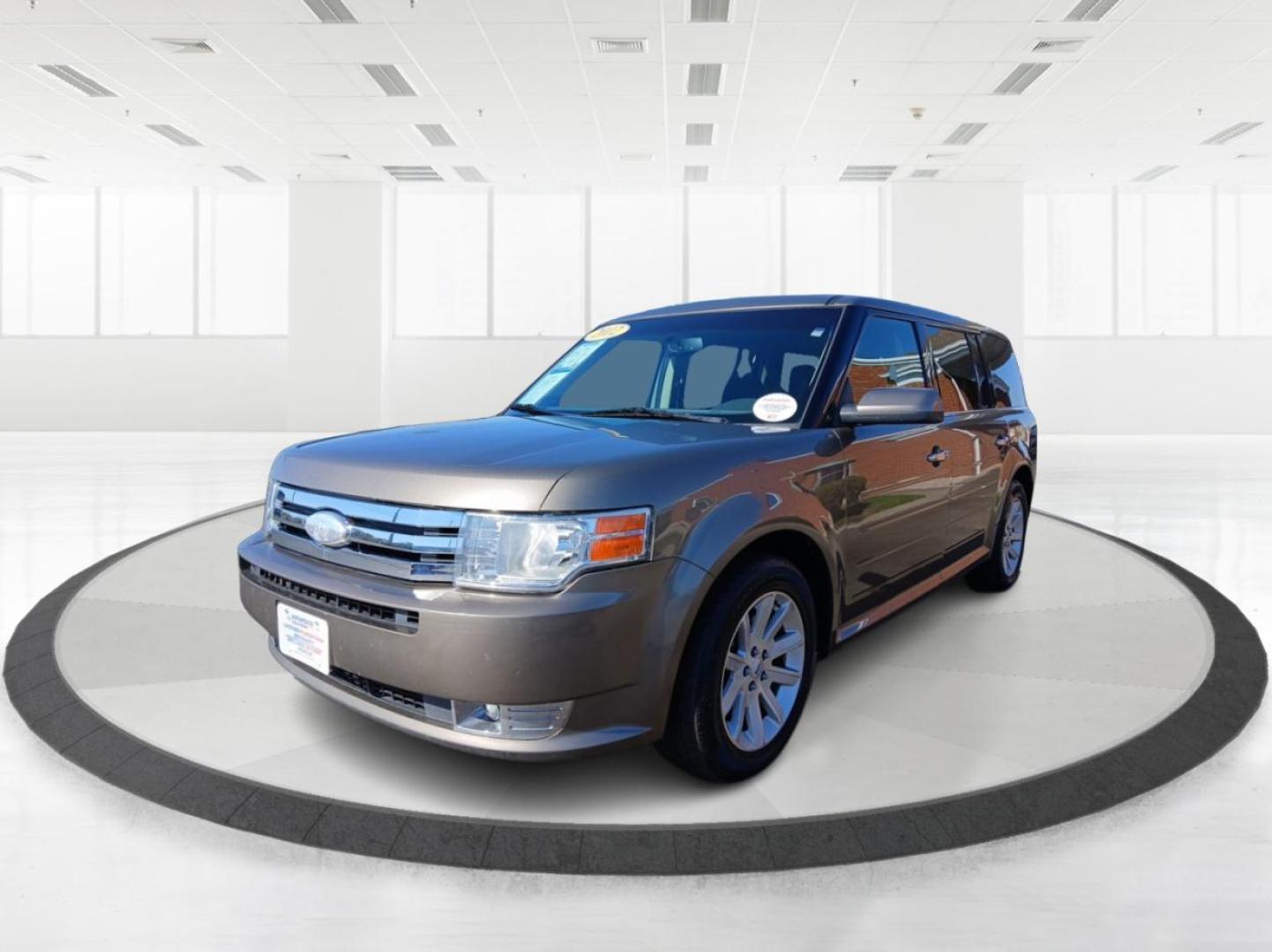 2012 Ford Flex SEL FWD (2FMGK5CC2CB) with an 3.5L V6 DOHC 24V engine, 6-Speed Automatic Overdrive transmission, located at 880 E. National Road, Vandalia, OH, 45377, (937) 908-9800, 39.891918, -84.183594 - Photo#7